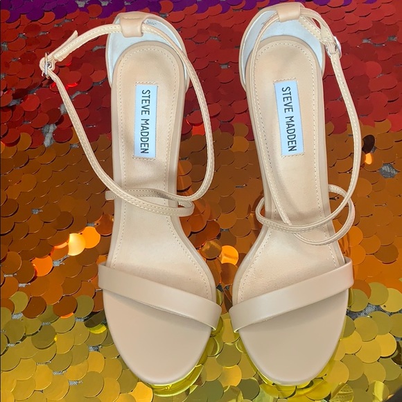 Steve Madden Shoes - Steve Madden Nude heel